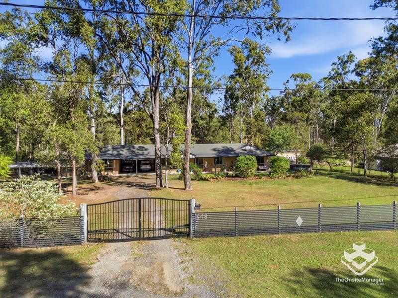 16-18 Tralee Court, South Maclean — photo 1 of 5