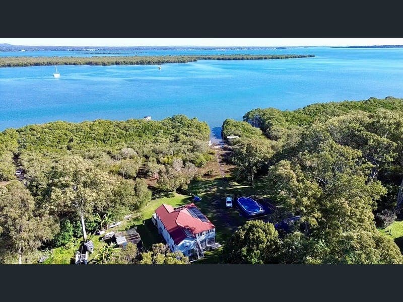 48 Charles Terrace, Macleay Island — photo 1 of 5