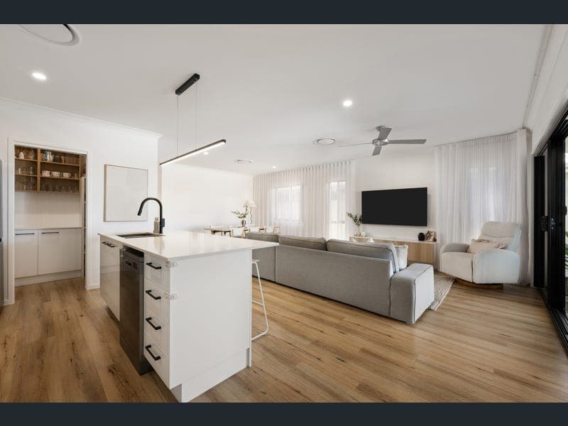 67 Stephen Crescent, Nirimba — photo 1 of 5