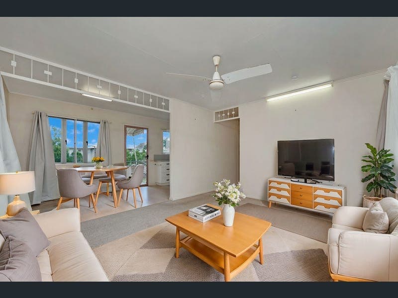 16 Rhodes Street, Heatley — photo 1 of 5