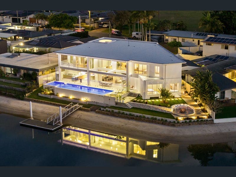 75 Kalimna Drive, Broadbeach Waters — photo 1 of 5