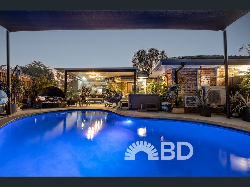 20 Riverwood Drive, Bellmere — photo 1 of 5