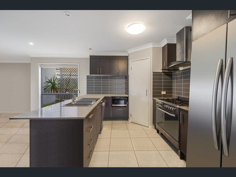 17 Birkdale Circuit, North Lakes — photo 1 of 5