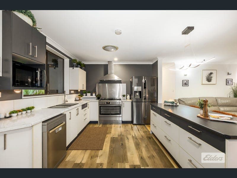 4 Lawrence Court, Alexandra Hills — photo 1 of 5
