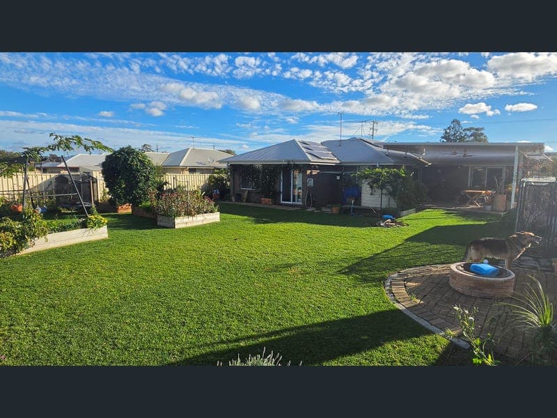25 Mary St, Dalby — photo 1 of 5