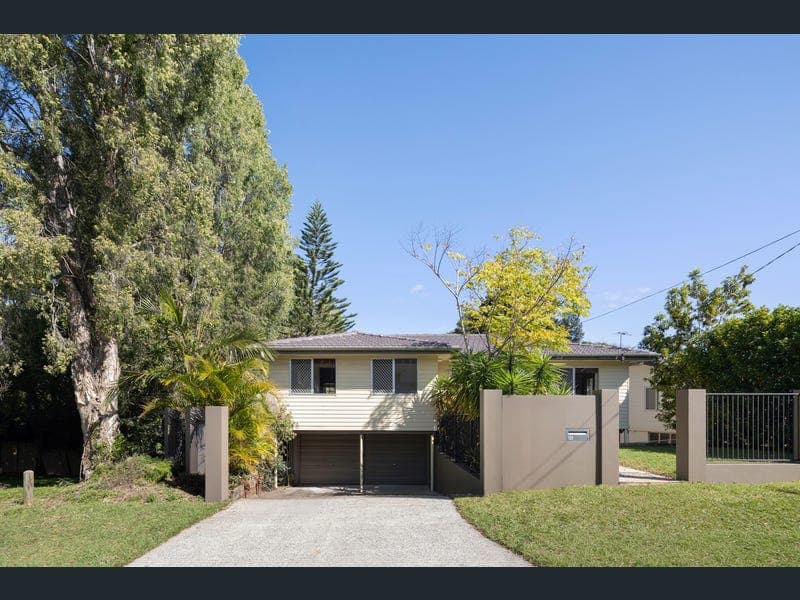 34 Joachim Street, Holland Park West — photo 1 of 5