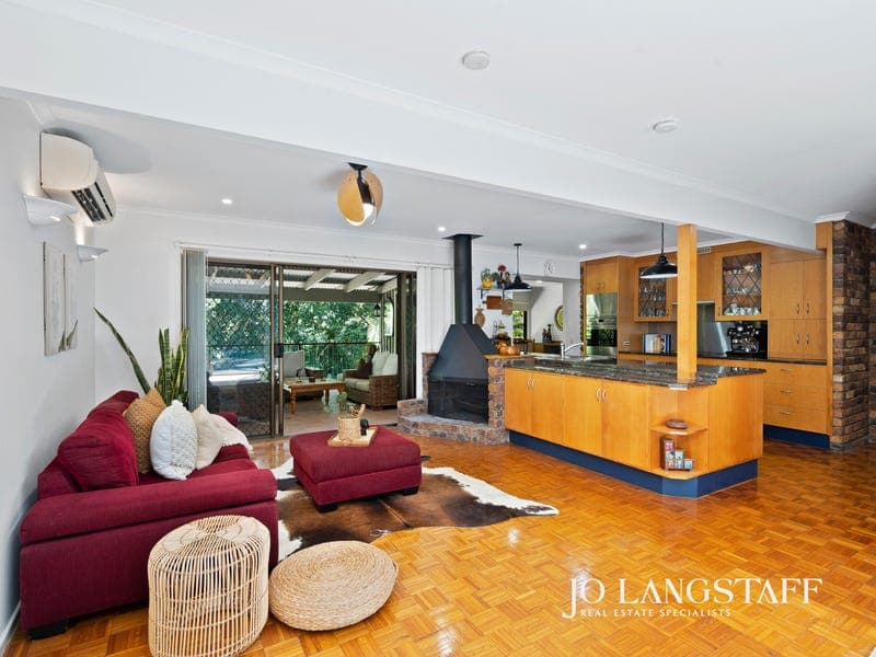 62 Cedarleigh Road, Kenmore — photo 1 of 5