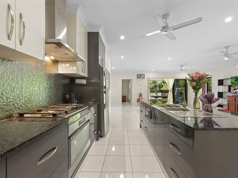 11 Marino Close, Redlynch — photo 1 of 5