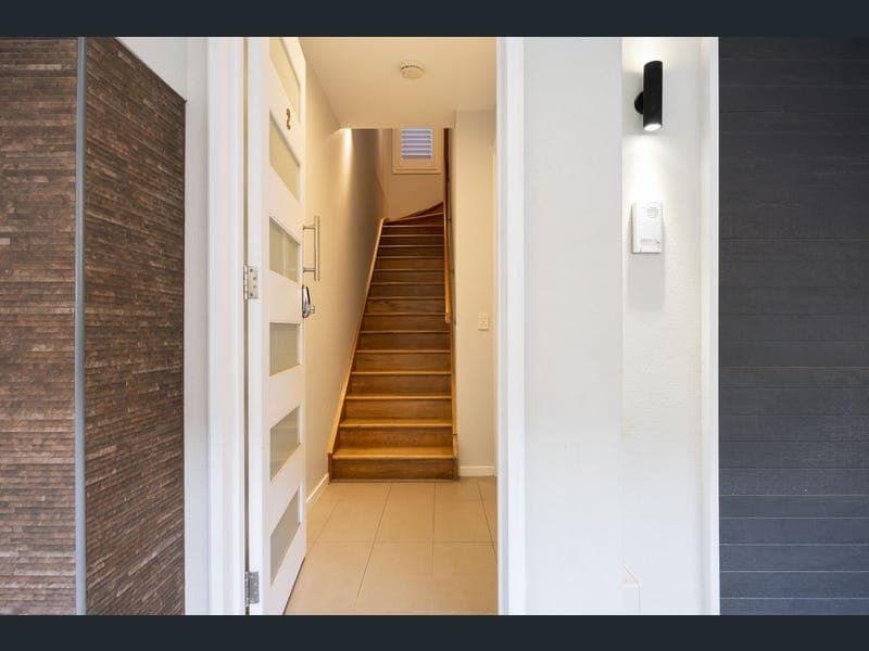 2/47 Macaulay Street, Coorparoo — photo 1 of 5