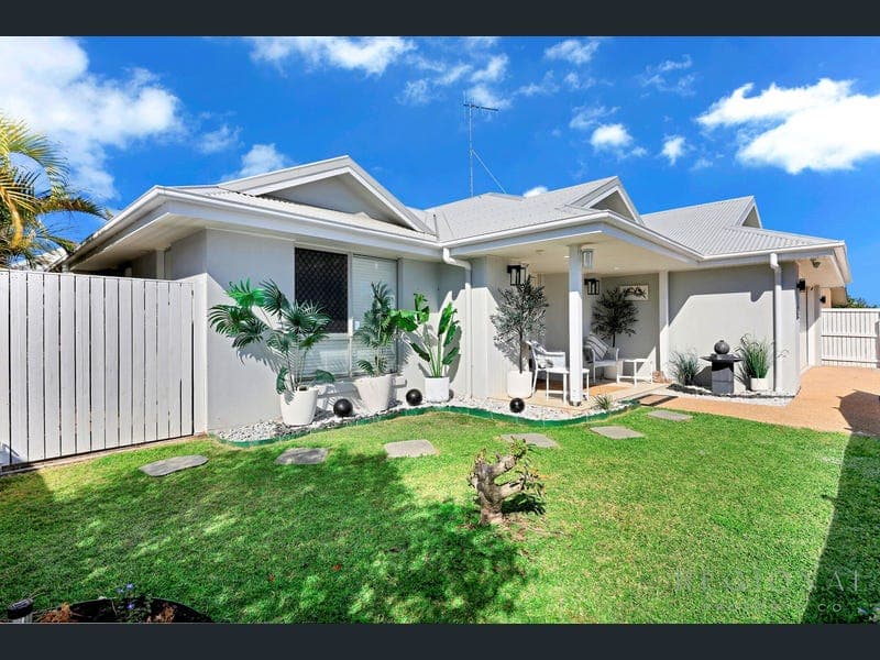 15 Bargara Lakes Drive — photo 1 of 5