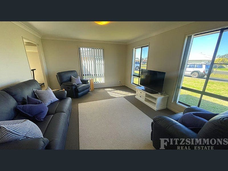 47 Diggers Drive, Dalby — photo 1 of 5