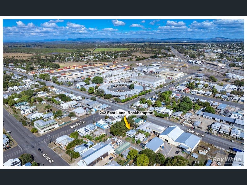 242 East Lane, Rockhampton City — photo 1 of 5