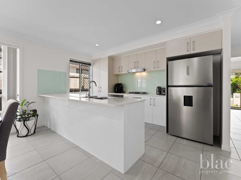 6 Peel Street, Holmview — photo 1 of 5