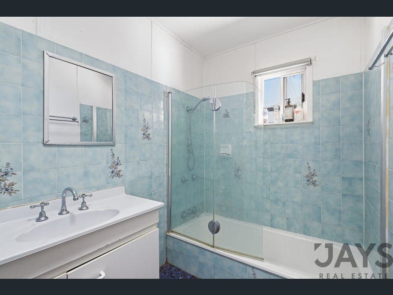 18 Crystal Street, Mount Isa — photo 1 of 5