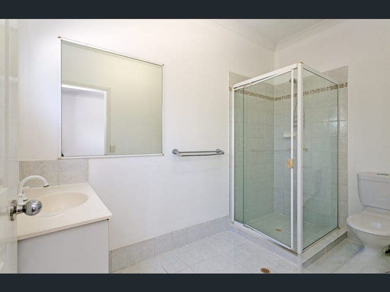 6/6 Peterson Street, Scarborough — photo 1 of 5