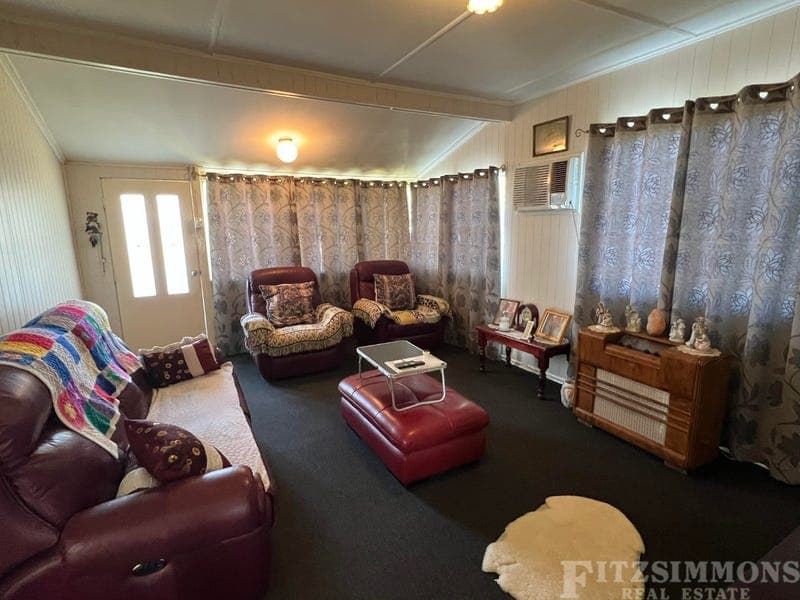44 Charles Street, Dalby — photo 1 of 5