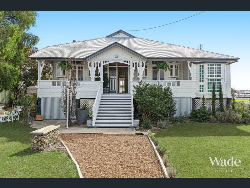 33 Pratten Street, Warwick — photo 1 of 5
