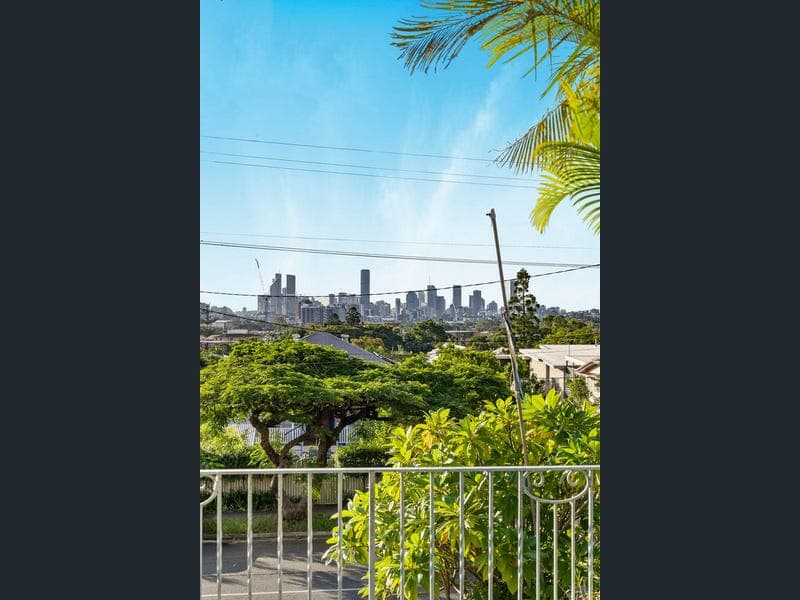35 Chatsworth Road, Greenslopes — photo 1 of 5