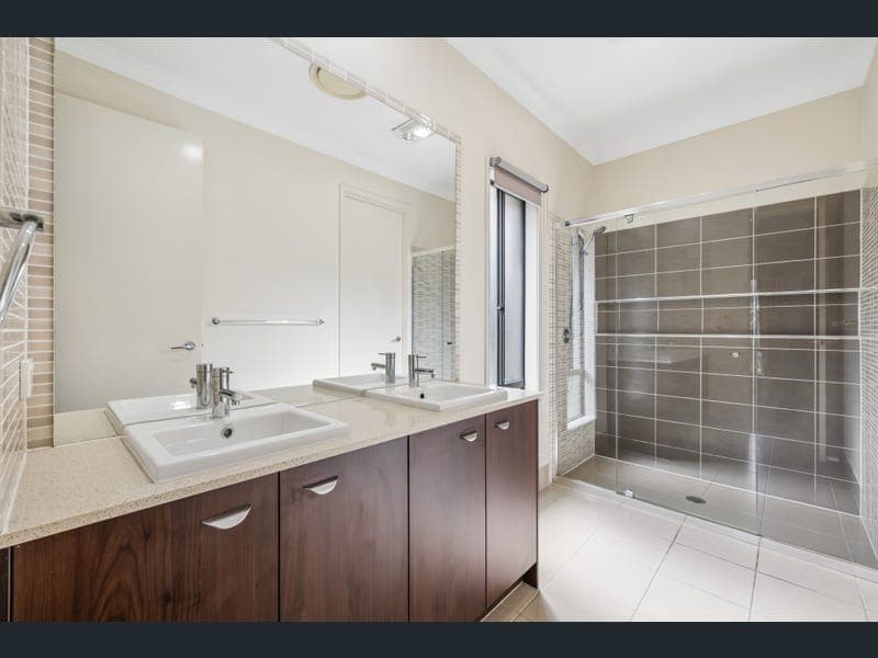 7 Couples Street, North Lakes — photo 1 of 5