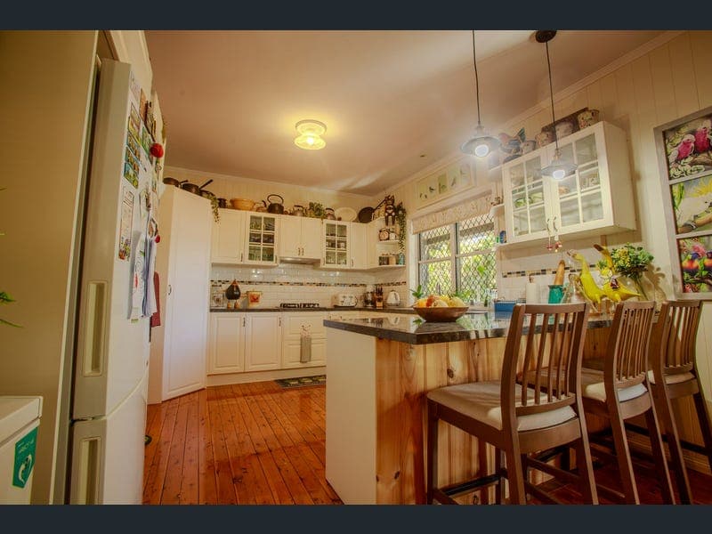 68 Edward Street, Dalby — photo 1 of 5