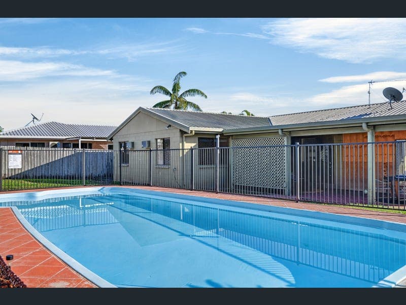 2 Bedrock Court, Mount Louisa — photo 1 of 5