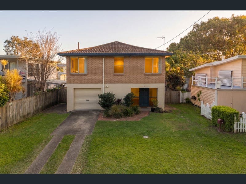 3 Churchill Street, Golden Beach — photo 1 of 5