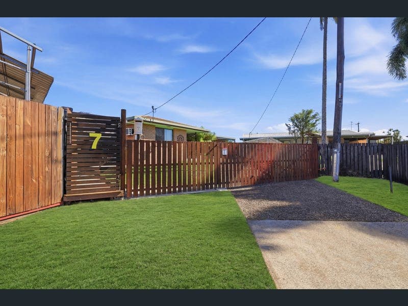 7 Leeuwin Court, Andergrove — photo 1 of 5