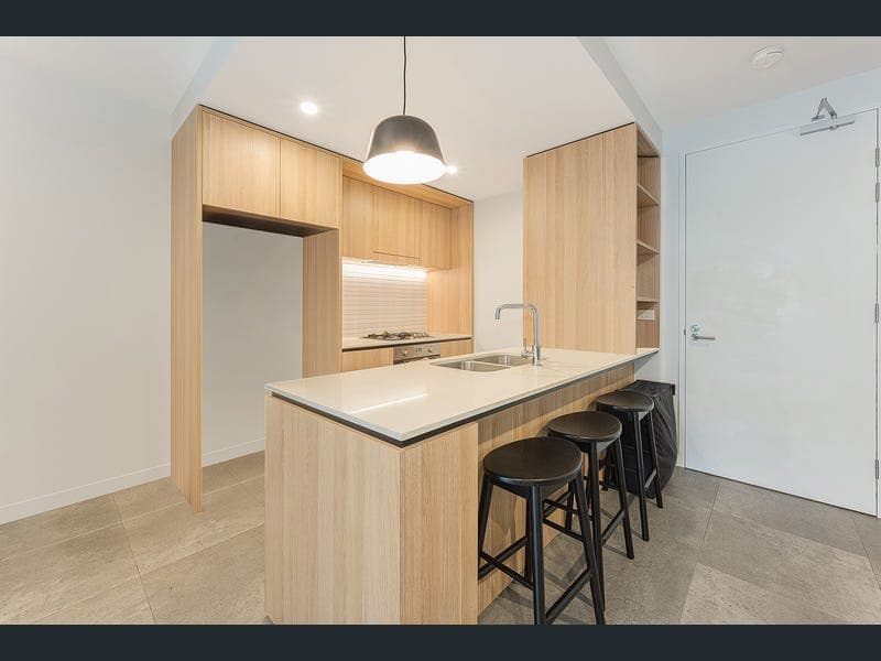311/186 Clarence Road, Indooroopilly — photo 1 of 5