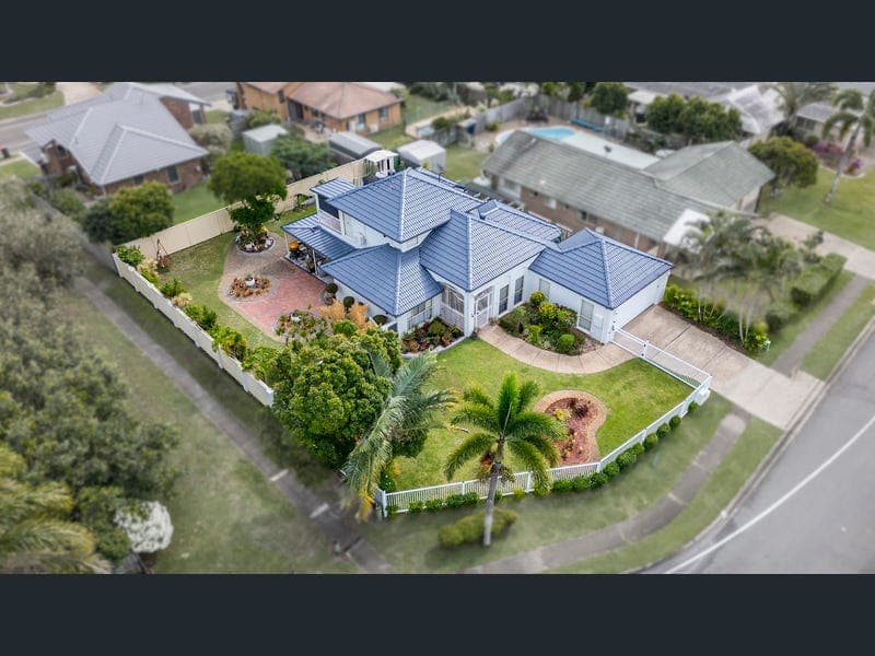 121 Avon Avenue, Banksia Beach — photo 1 of 5