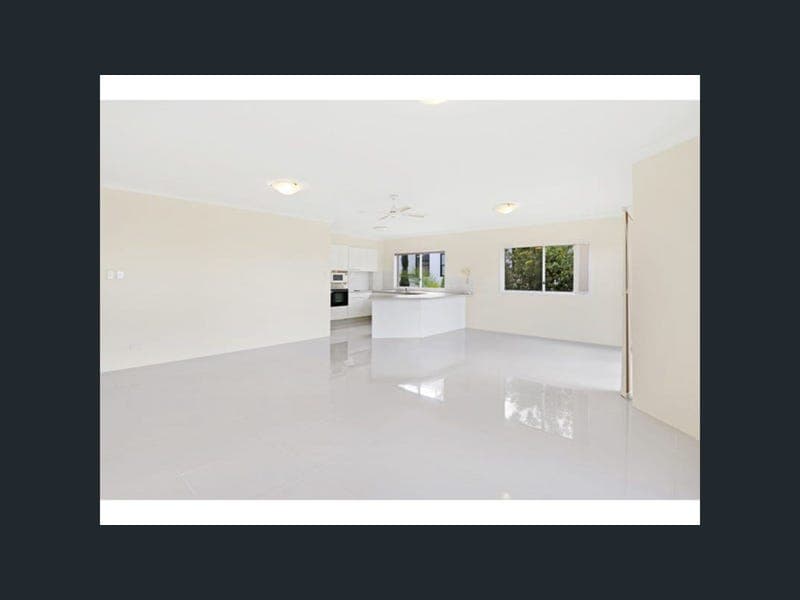 UNIT 13/9-13 Madang Crescent, Runaway Bay — photo 1 of 5
