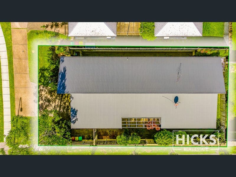 8 Woods Close, Mcdowall — photo 1 of 5