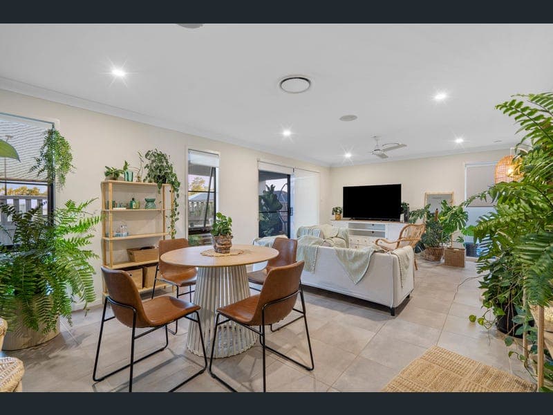 52 Oxford Drive, Flagstone — photo 1 of 5