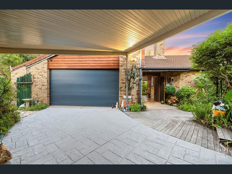 4 Kenny Court, Mount Ommaney — photo 1 of 5