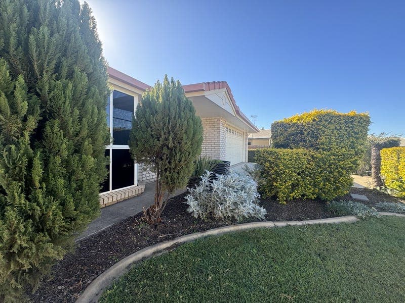 11 FREEMAN Street, Moranbah — photo 1 of 5
