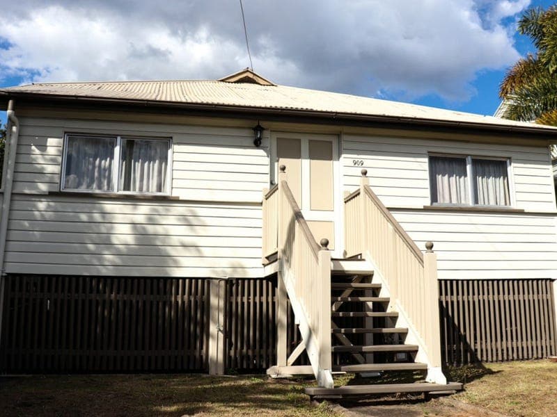 909 Sandgate Road, Clayfield — photo 1 of 5