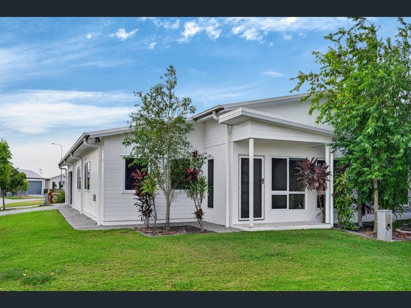 96 Havenside Drive, Garbutt — photo 1 of 5