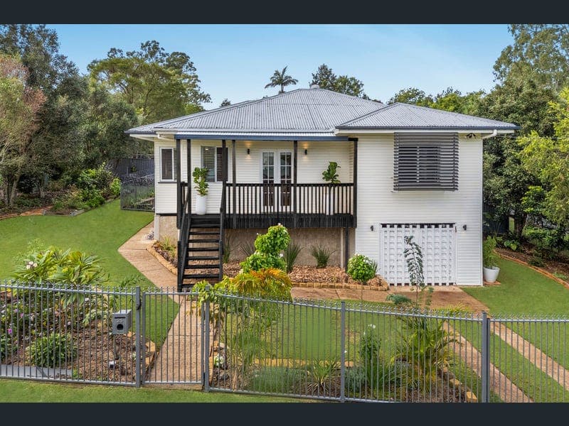 25 Stephenson Street, Sadliers Crossing — photo 1 of 5