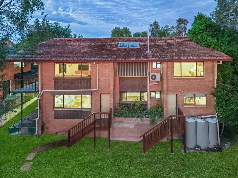 17 Arnell Street, Keperra — photo 1 of 5