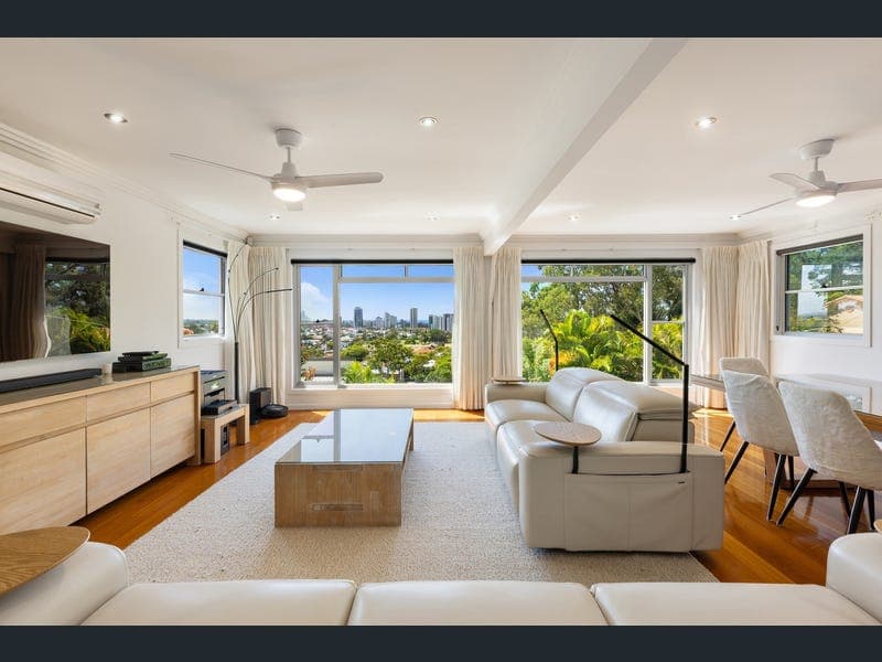 14 View Street, Burleigh Heads — photo 1 of 5