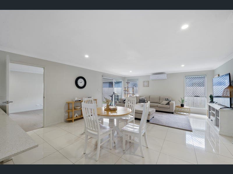8 Village Boulevard, Pimpama — photo 1 of 5