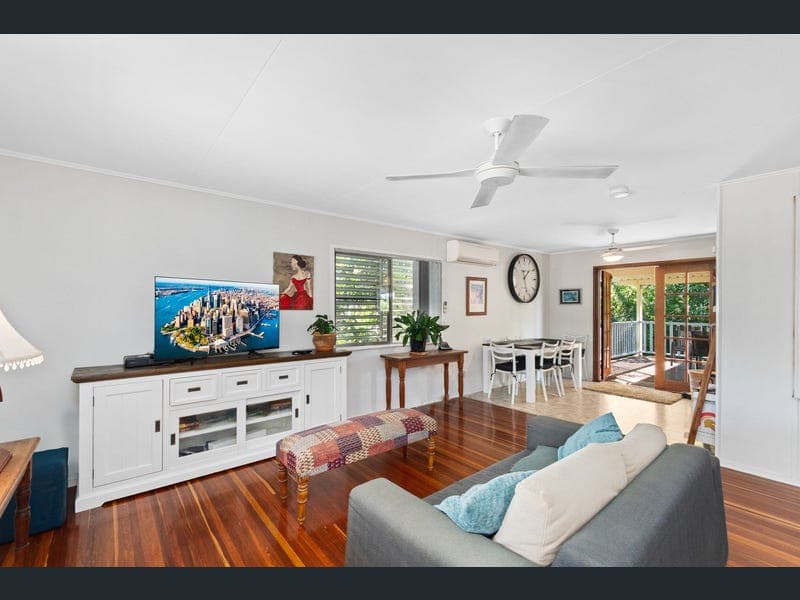 6 Killara St, Cranbrook — photo 1 of 5