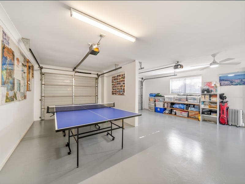 73 Castle Hill Drive, Murrumba Downs — photo 1 of 5