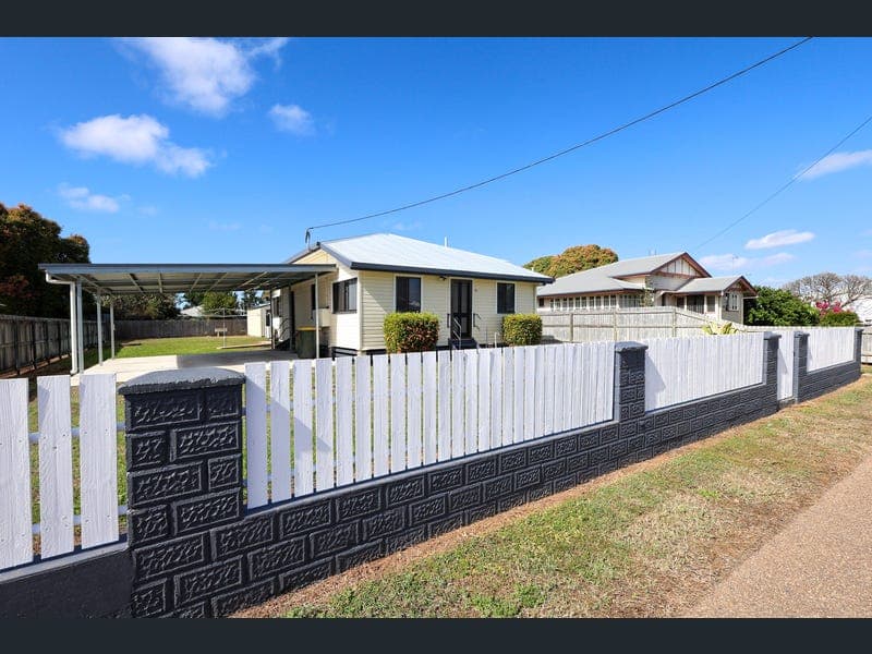 30 Queen Street, Ayr — photo 1 of 5