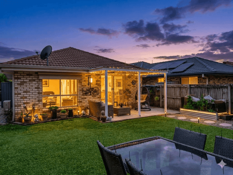 10 Monaghan Crescent, North Lakes — photo 1 of 5