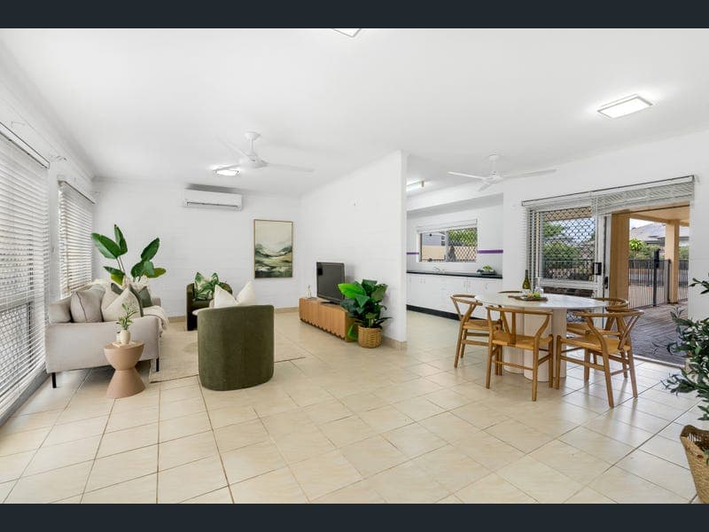 10 Sandra Close, Trinity Park — photo 1 of 5