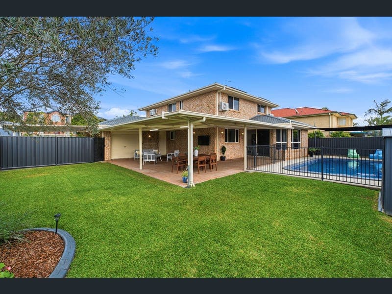 12 Conifer Street, Carindale — photo 1 of 5