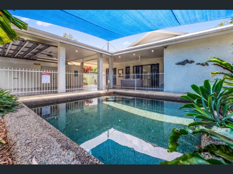 130 Wistaria Street, Holloways Beach — photo 1 of 5
