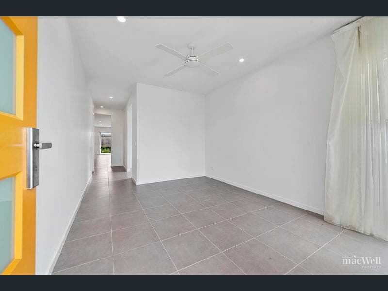 60 McConnell Esplanade, Strathpine — photo 1 of 5