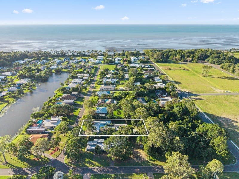 73 Eagle Beach Parade, Dundowran Beach — photo 1 of 5