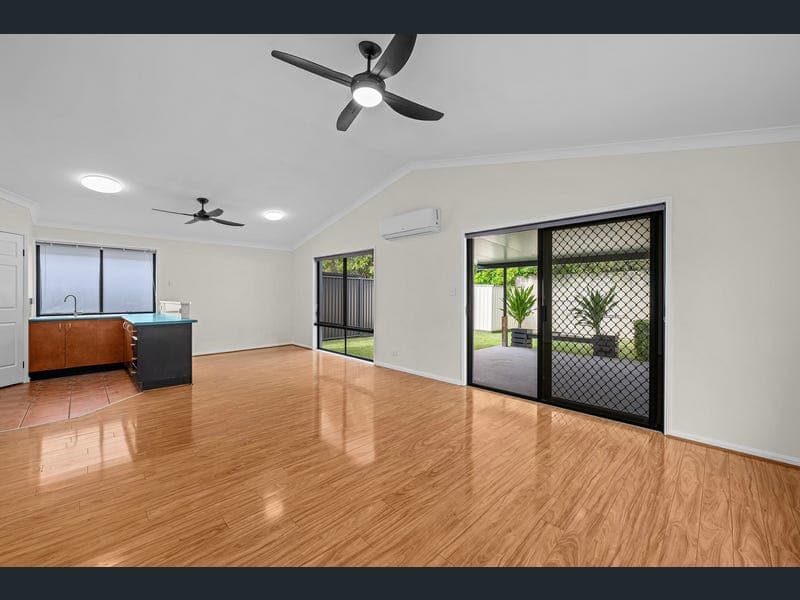 74 Serafina Drive, Helensvale — photo 1 of 5